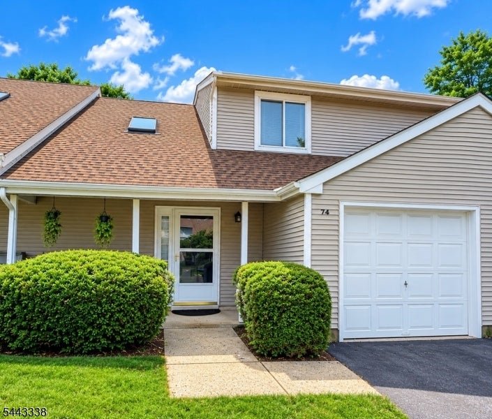 74 Winchester Way, Franklin Township, New Jersey